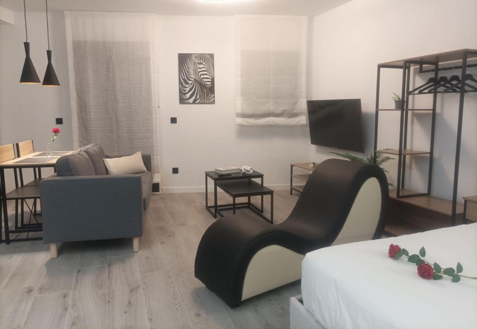 The Romantic Loft Apartment