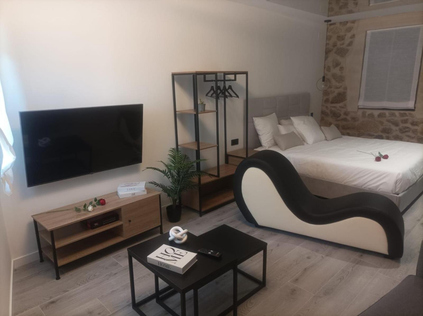 The Romantic Loft Apartment *